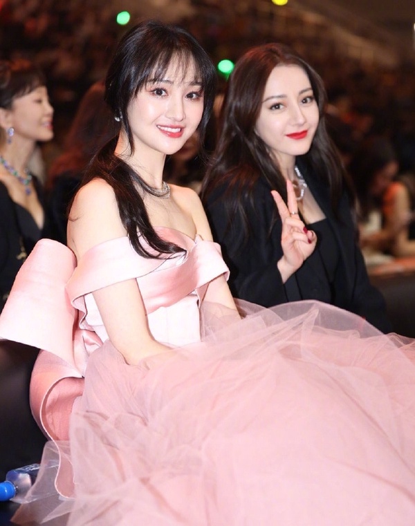 9組陸劇「頂級帥哥美女」同台!李現先夾在楊冪&趙麗穎中間,又夾在楊紫&迪麗熱巴中間