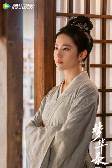 10位「陸劇85後小花」命運大不同!楊冪&趙麗穎&宋軼都為李沁做過配,而景甜實在是太妙