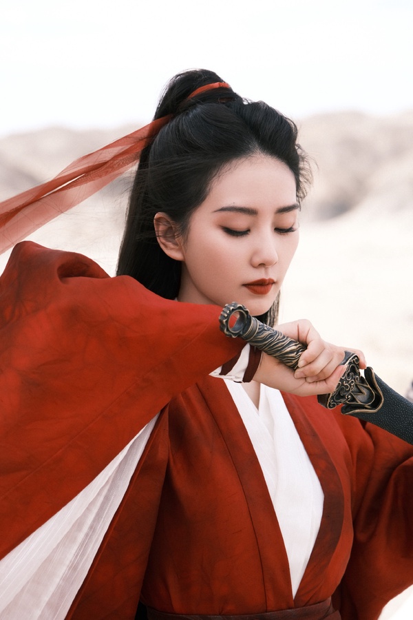 10位「陸劇85後小花」命運大不同!楊冪&趙麗穎&宋軼都為李沁做過配,而景甜實在是太妙