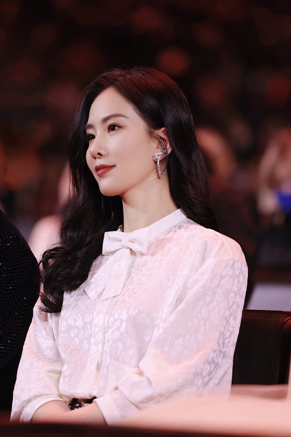 10位「陸劇85後小花」命運大不同!楊冪&趙麗穎&宋軼都為李沁做過配,而景甜實在是太妙