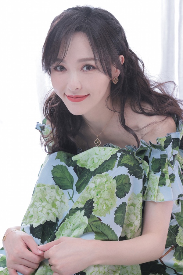 10位「陸劇85後小花」命運大不同!楊冪&趙麗穎&宋軼都為李沁做過配,而景甜實在是太妙