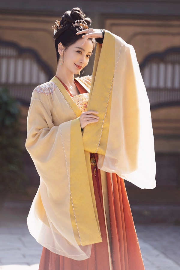 10位「陸劇85後小花」命運大不同!楊冪&趙麗穎&宋軼都為李沁做過配,而景甜實在是太妙