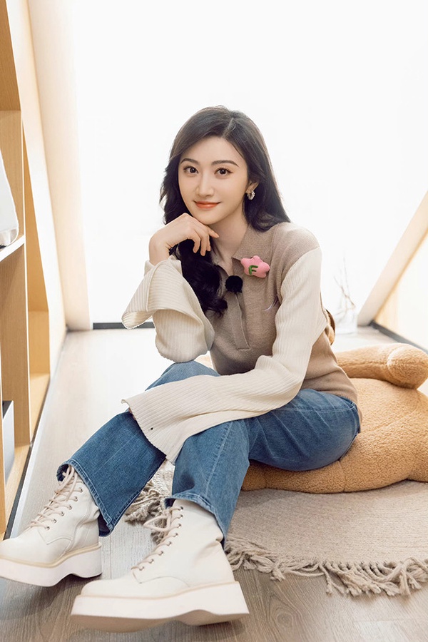 10位「陸劇85後小花」命運大不同!楊冪&趙麗穎&宋軼都為李沁做過配,而景甜實在是太妙