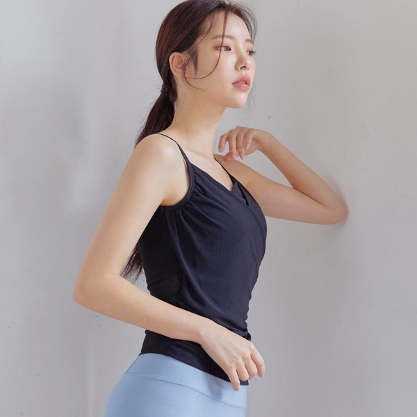 厚背圓肩超顯壯?5款瘦肩膀、瘦背伸展運動,拉伸肩頸、開肩有感,手臂掰掰肉也消失
