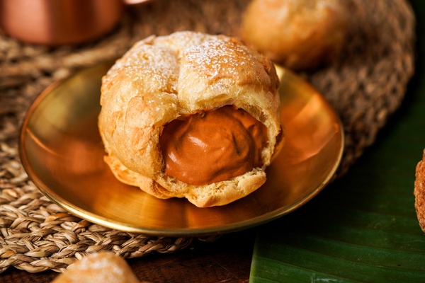 泡芙優惠免費吃！beard papa’s「泰奶泡芙」登場，加全家獨家開賣「小美聯名冰淇淋」