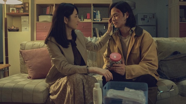Netflix《模仿犯》劇情幕後秘密!吳慷仁本來要演兇手,柯佳嬿在原著愛的竟是「他」
