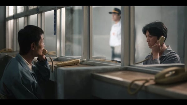 Netflix《模仿犯》20句殘酷戳心台詞：「操控過的真相，是最有渲染力的殺人按鈕。」