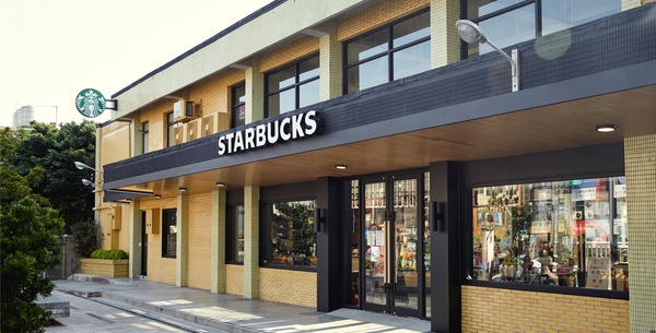 全台「星巴克特色門市」盤點！星巴克不只進駐古宅、鐘樓，最新台南麻豆店竟是柚子造型