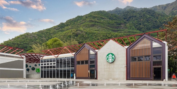 全台「星巴克特色門市」盤點！星巴克不只進駐古宅、鐘樓，最新台南麻豆店竟是柚子造型
