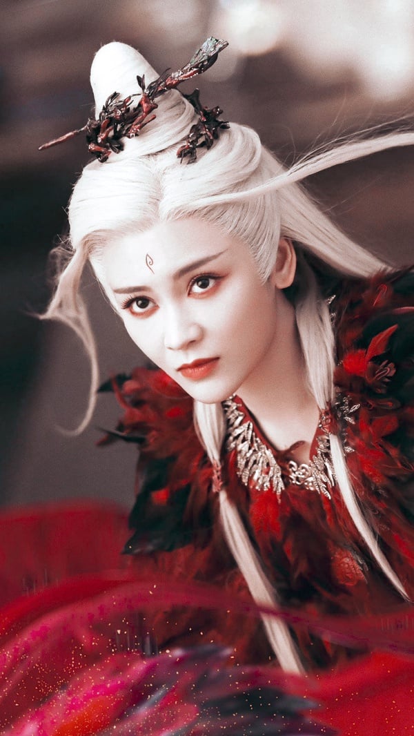 《長月燼明》8位古裝女神！白鹿&amp;陳都靈被豔壓？小狐狸孫珍妮美豔，還隱藏《香蜜》演員
