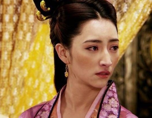 《長月燼明》8位古裝女神！白鹿&amp;陳都靈被豔壓？小狐狸孫珍妮美豔，還隱藏《香蜜》演員
