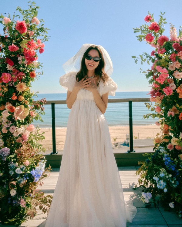 韓星結婚的超貴行頭！李多寅鑽石皇冠太搶眼，孔曉振項鍊800萬，全智賢婚紗一套186萬