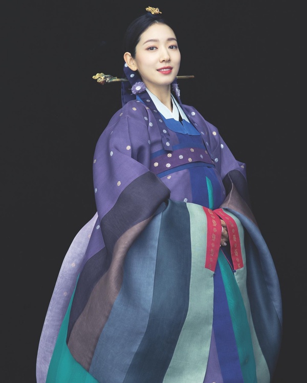 韓星結婚的超貴行頭！李多寅鑽石皇冠太搶眼，孔曉振項鍊800萬，全智賢婚紗一套186萬