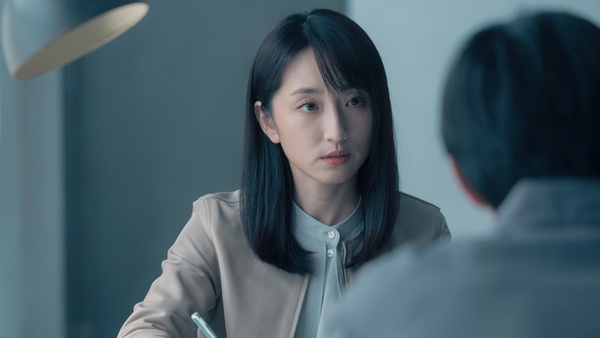 《模仿犯》劇情隱藏彩蛋!吳慷仁頭痛藥藏玄機,場景「這細節」早預吿兇手&危險的出現