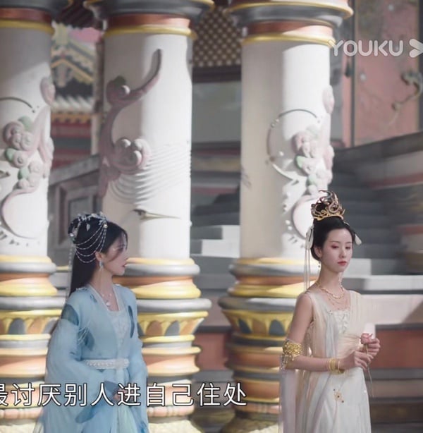11組陸劇明星驚人身材比例!白鹿同框陳都靈被嘲?羅雲熙輸李現?他頭只到張凌赫的腰耶