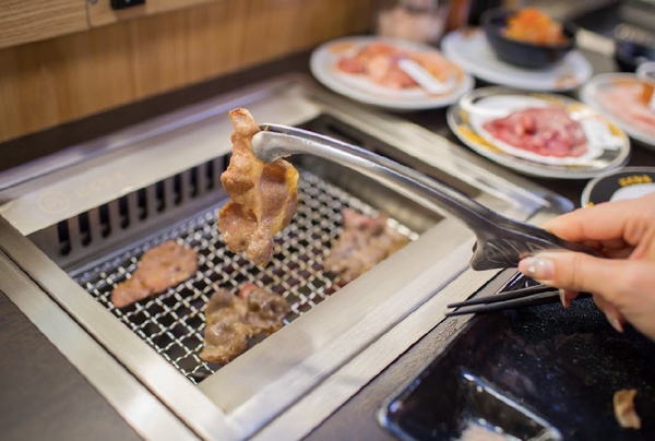 「迴轉燒肉HIRO」插旗信義區