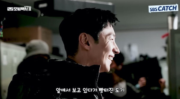 《模範計程車2》幕後秘密!道奇的郵件帳號有秘密,「朴主任」竟差點在第1季結局死去?
