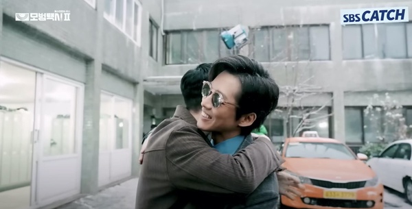《模範計程車2》幕後秘密!道奇的郵件帳號有秘密,「朴主任」竟差點在第1季結局死去?