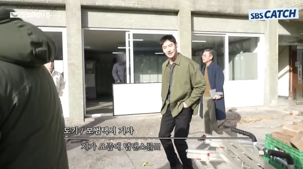 《模範計程車2》戲外趣事！確定有第3季？溫室長道歉了，李帝勳和表藝珍戲外真是甜翻了