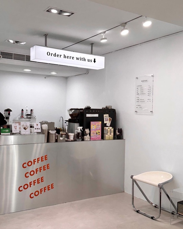 台北「質感咖啡廳」推薦！紐約精品咖啡、黑白色系甜點店，簡約色調太有氛圍感