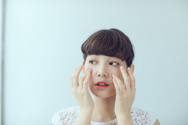 出現魚尾紋怎麼辦?魚尾紋的成因、種類&6大改善方法