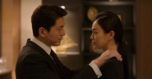 《造后者》演員「超意外年齡差」!金喜愛&會長差不到1歲,文素利竟比戲裡老公大10歲