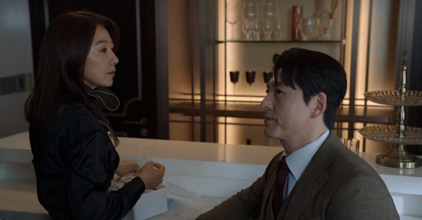 《造后者》演員「超意外年齡差」!金喜愛&會長差不到1歲,文素利竟比戲裡老公大10歲