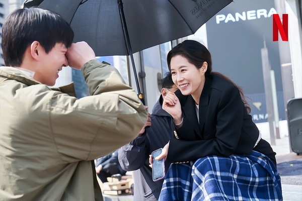 Netflix韓劇《造后者》幕後秘密!原本不是金喜愛&文素利要演?是《金三順》金宣兒和她