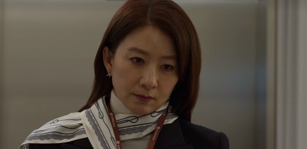 Netflix《造后者》劇情「隱藏細節」!劇名暗示打破性別,「圍巾」象徵導禧被繫上項圈