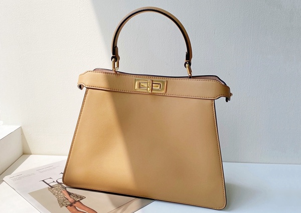 FENDI Peekaboo ISeeU 中型手提包,NT167,500