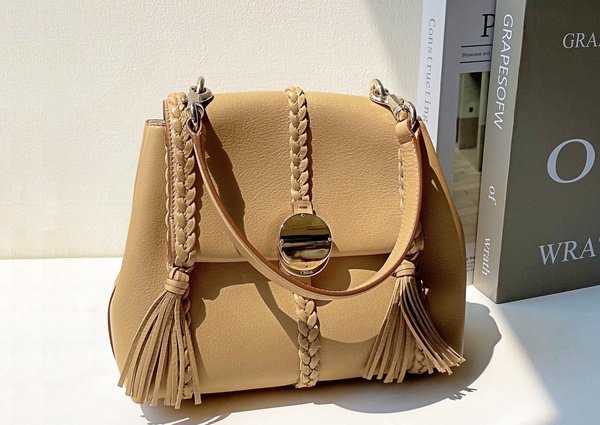 Chloé Penelope小型肩背手提兩用包,NT64,900