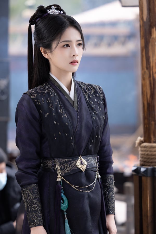 9位「曾被全網黑慘」陸劇明星!白鹿失言,肖戰坐穩頂流,趙麗穎漂亮翻身,她卻走下坡