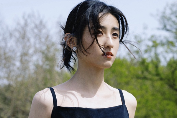 北京電影節14位陸劇明星精修vs未修！倪妮貴氣&amp;周也漂亮，古力娜扎&amp;陳都靈禮服卻被吐嘈