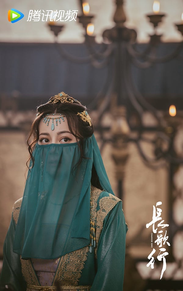 古裝劇9位「藍色面紗」美人!白鹿&趙露思誰更媚?趙麗穎冷豔,熱巴遮臉還是頂級大美人