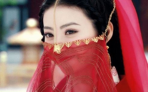 古裝劇9位「藍色面紗」美人!白鹿&趙露思誰更媚?趙麗穎冷豔,熱巴遮臉還是頂級大美人