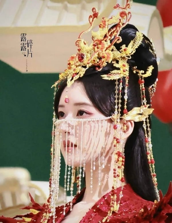 古裝劇9位「藍色面紗」美人!白鹿&趙露思誰更媚?趙麗穎冷豔,熱巴遮臉還是頂級大美人