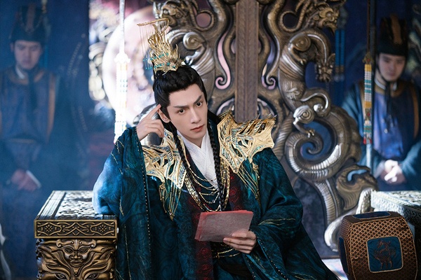 網評陸劇「最迷人瘋批男主」Top9!《長月燼明》羅雲熙第六,王鶴棣第四,肖戰贏了龔俊