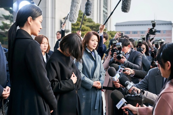 近期台灣Netflix排行TOP10!《黑暗榮耀》上榜17周,《造后者》奪冠,這部台綜奪第五!