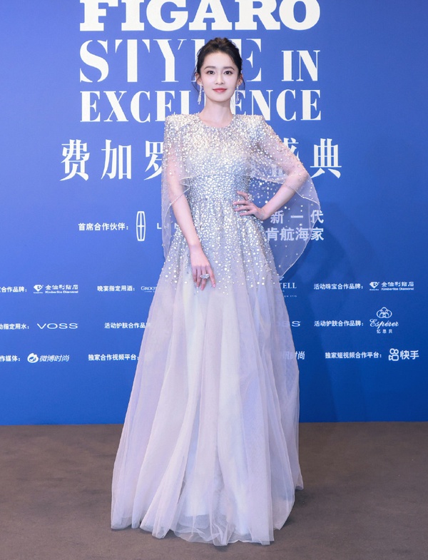 15位陸劇明星精修vs.未修!肖戰&楊洋&龔俊不愧是顏霸,楊穎&古力娜扎美得太誇張了啦!