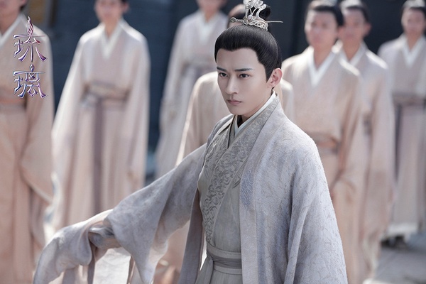 網評10位古裝男神「儀態天花板」！陳曉、羅雲熙儀態一絕，吳磊霸氣挺拔，王鶴棣很意外