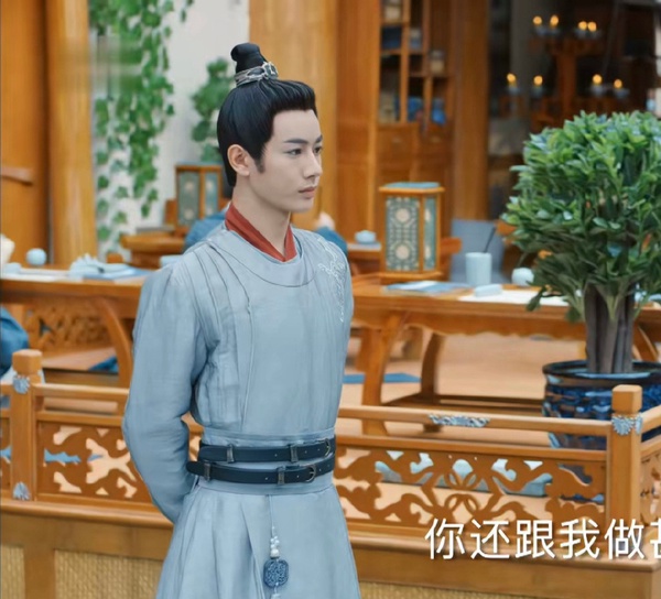 網評10位古裝男神「儀態天花板」！陳曉、羅雲熙儀態一絕，吳磊霸氣挺拔，王鶴棣很意外