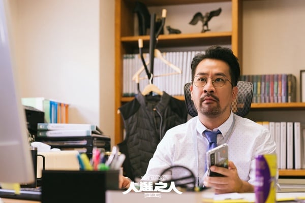 「被演戲耽誤的作家」演員！《人選之人》王淨15歲就出書，黃健瑋文筆好到許瑋甯看哭了