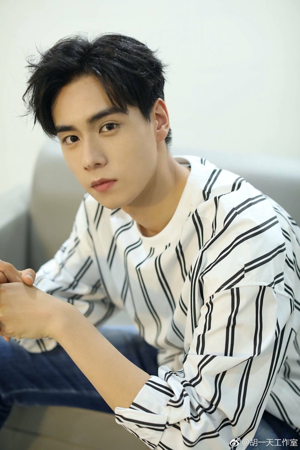 8位陸劇演員意外的工作經歷!《長月燼明》羅雲熙曾是芭蕾舞老師,白鹿本來是淘寶模特