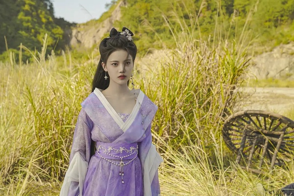 《長月燼明》羅雲熙根本女神收割機!白鹿、譚松韻都公開讚賞他,楊紫更是直誇「暖男」