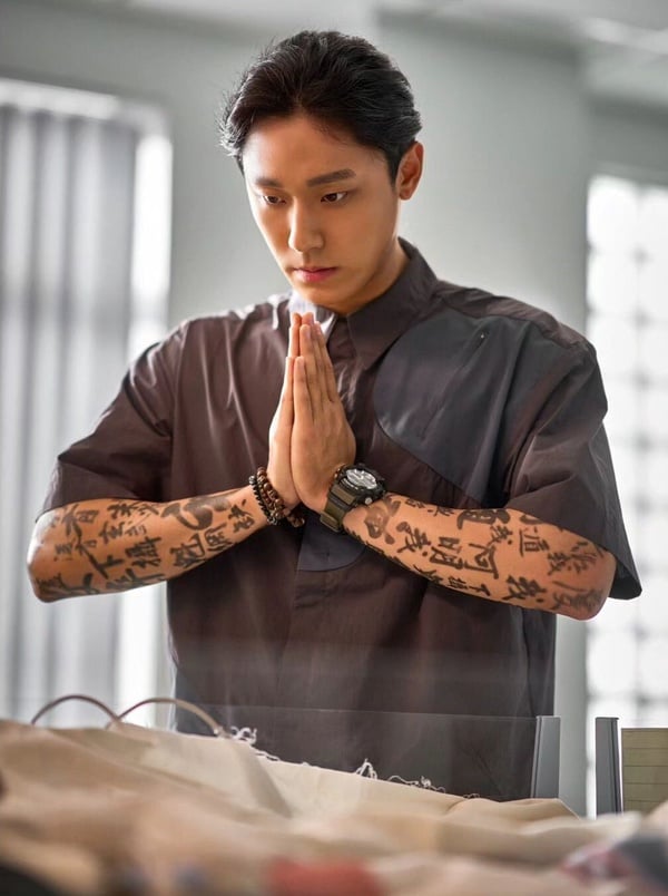 金高銀、李到晛主演電影《破墓》6亮點！金高銀&amp;amp;amp;amp;amp;amp;amp;amp;amp;amp;amp;amp;amp;amp;amp;amp;amp;amp;amp;amp;李到晛化身巫師拍檔，2024年驚悚上映