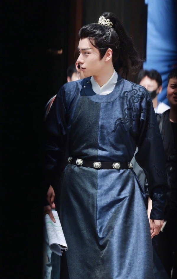 8位陸劇男神最新「古裝角色」！楊洋要演平凡普男，羅雲熙演捕快，肖戰新女主被狂吐嘈
