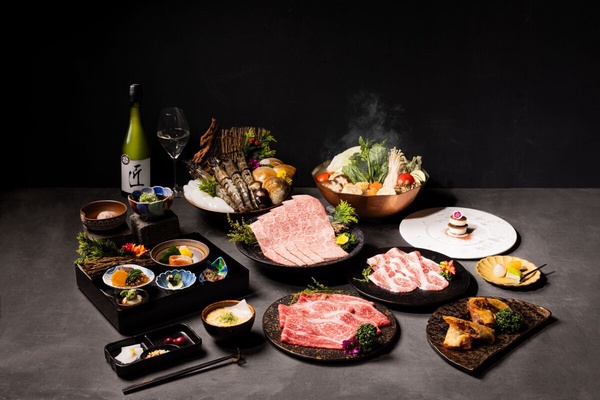台北新開幕火鍋!萬客什鍋長安東店蝦仁飯、燒麻糬冰必吃,整塊牛排下鍋「這家」嚐鮮