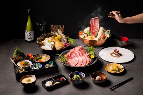 台北新開幕火鍋!萬客什鍋長安東店蝦仁飯、燒麻糬冰必吃,整塊牛排下鍋「這家」嚐鮮