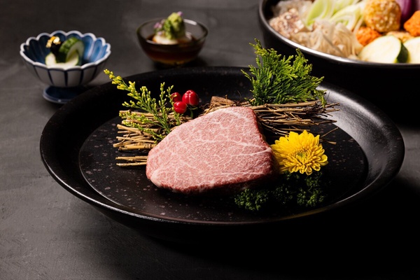 台北新開幕火鍋!萬客什鍋長安東店蝦仁飯、燒麻糬冰必吃,整塊牛排下鍋「這家」嚐鮮