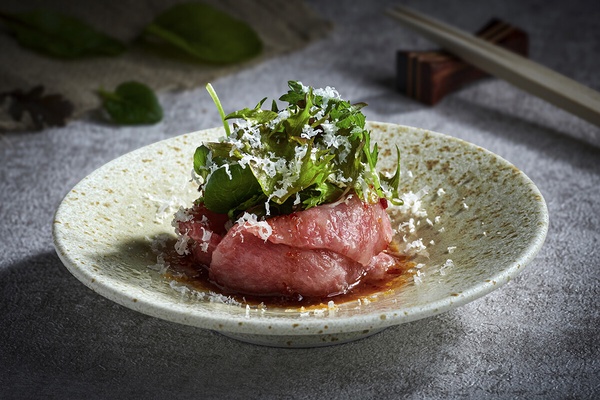 台北新開幕燒肉火鍋!金月鍋物整塊牛排下鍋、全台唯一「A5赤身和牛專賣」赤身燒肉開吃